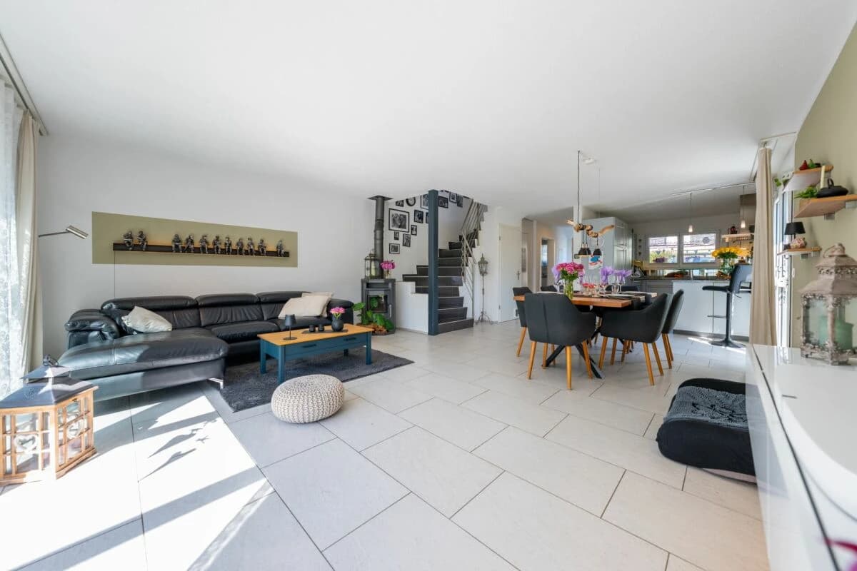 Traumhaft schöne & renovierte Doppelhaushälfte am Waldrand bei Schönbühl zu verkaufen