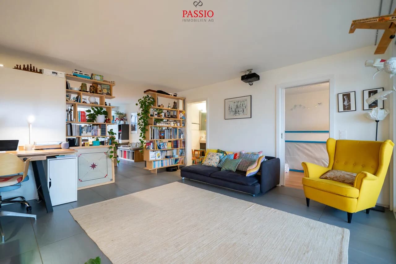 Moderne 4.5-Zimmer Wohnung mit grossem Balkon und Kanalsicht