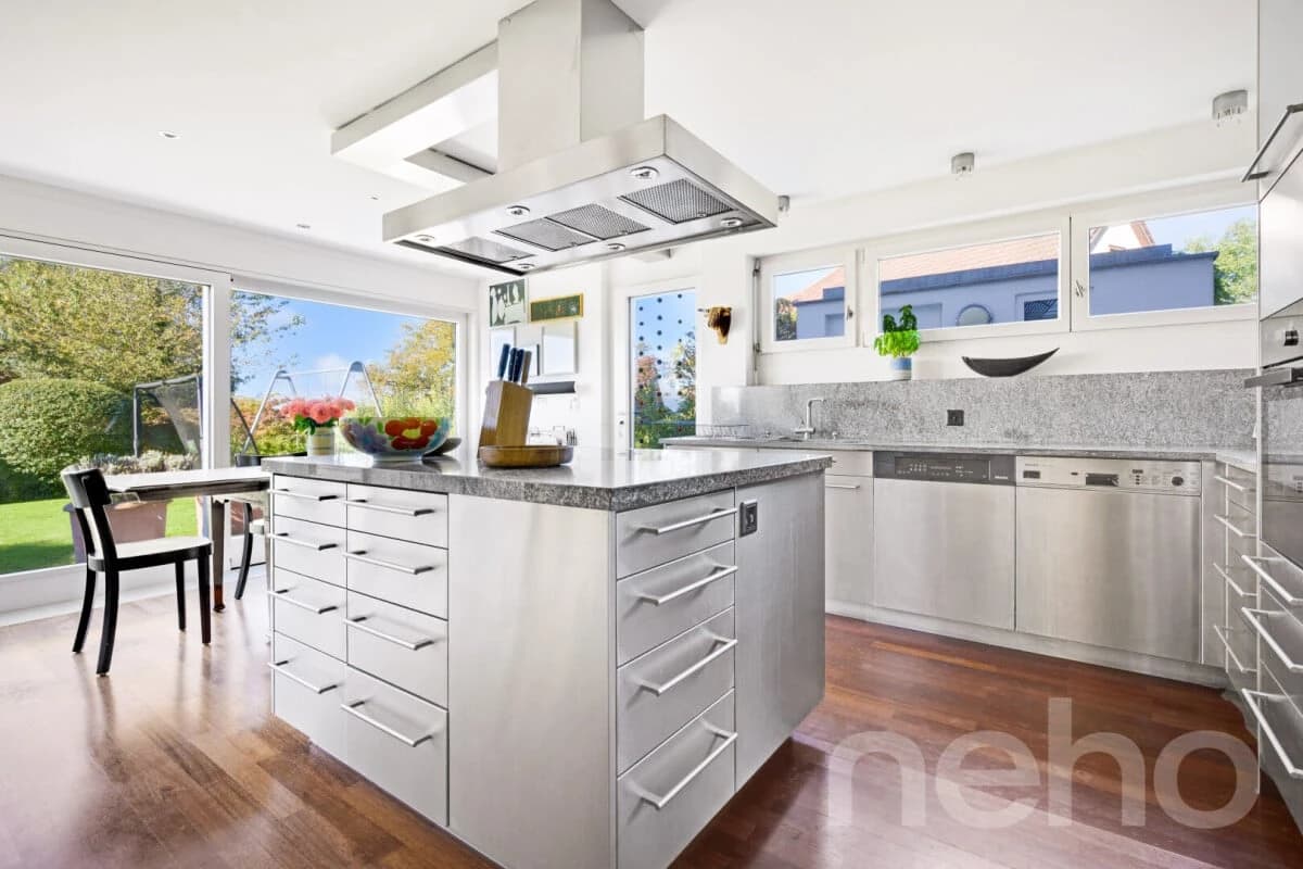 Einfamilienhaus mit Aussenpool  und viel Privatsphäre - Nähe Zürich