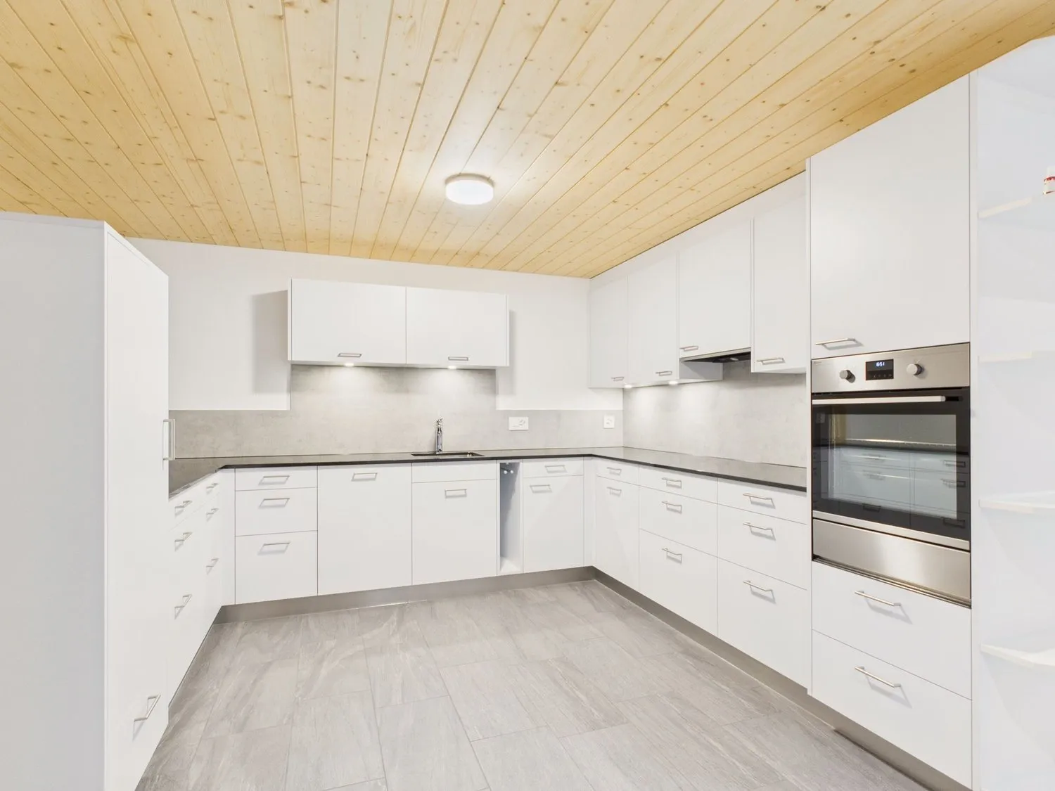 Neue 6-Zimmer Wohnung in Thurnen