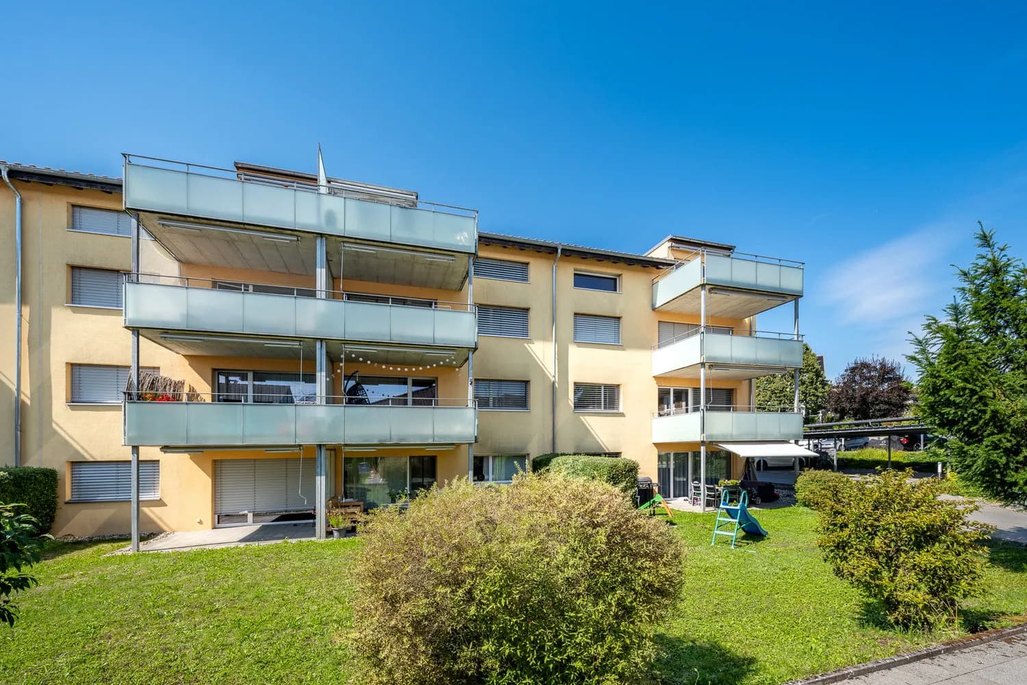 Ruhig gelegen & top ausgestattet: Traumhafte Wohnung mit Balkon