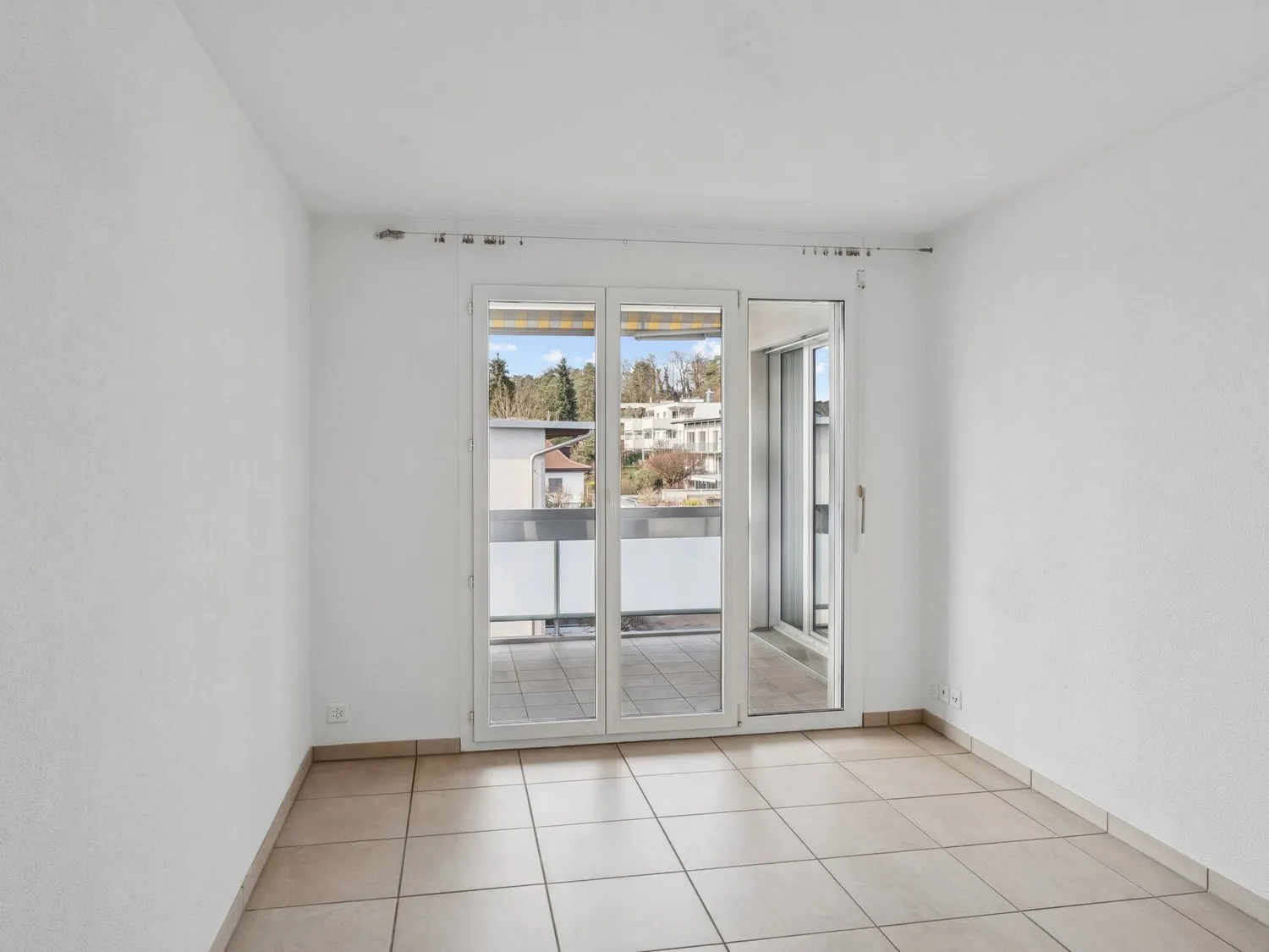 4.5-Zimmer-Wohnung mit 102 m², 15.7 m² Loggia & Schwedenofen – Wohnen mit Komfort in Lyss