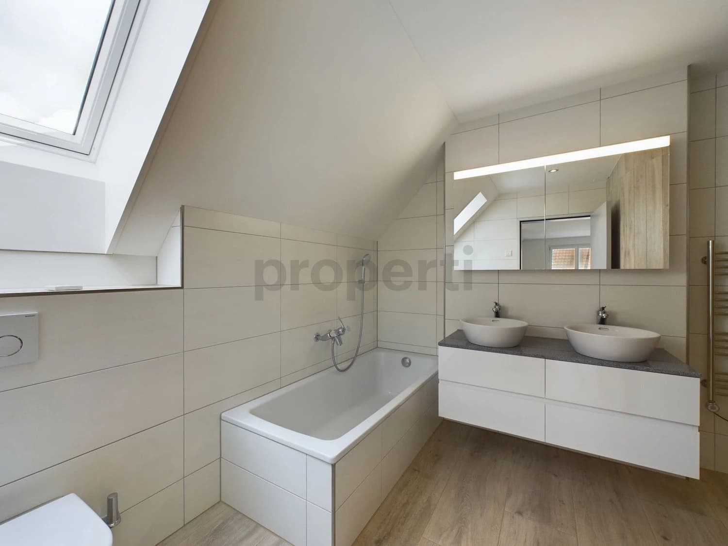 Grosszügige 3.5-Zimmer-Attikawohnung mit traumhafter See- & Bergsicht in Hausen am Albis