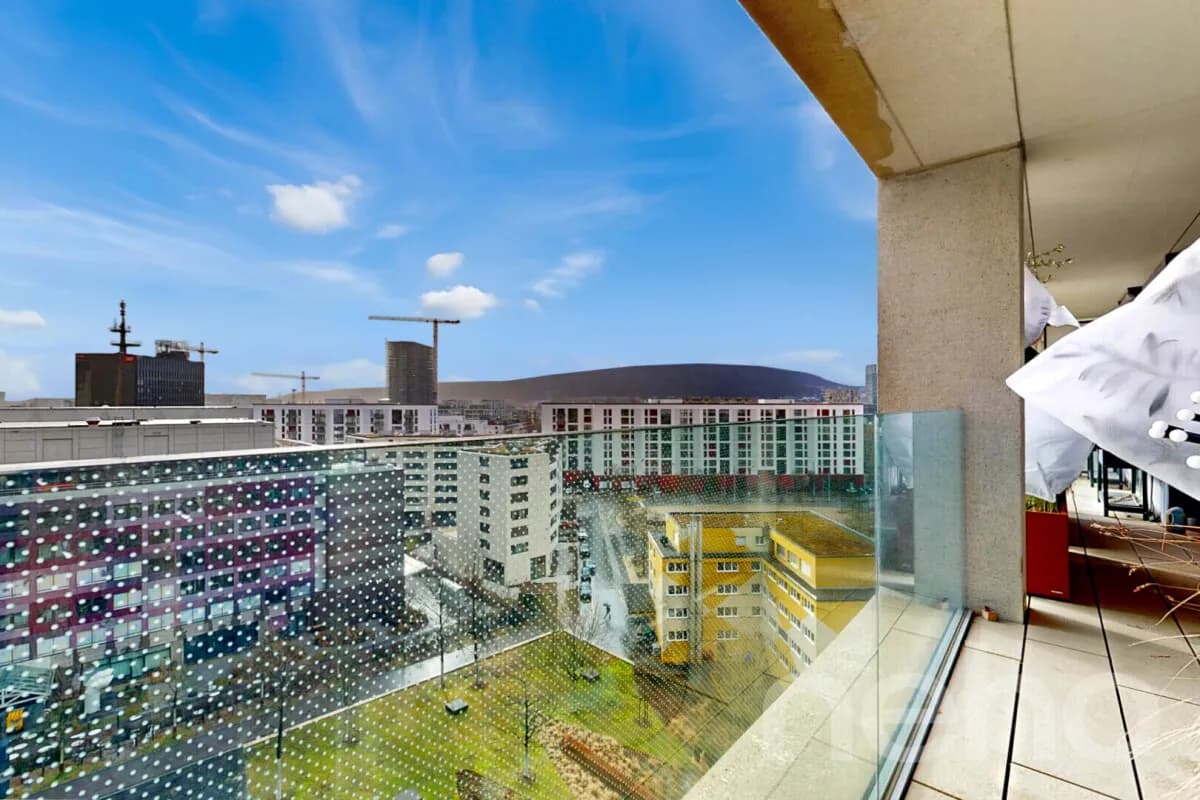 Moderne 2.5-Zimmer-Wohnung mit Skyline Flair