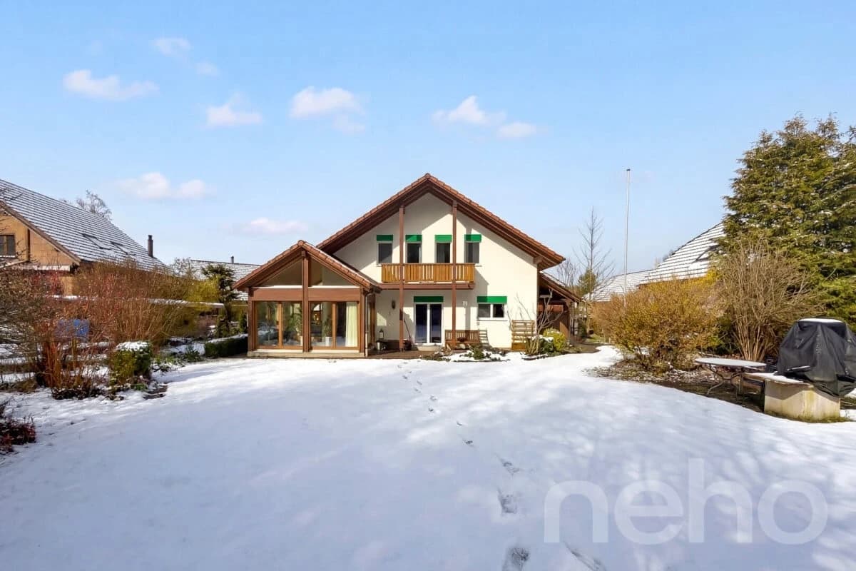 Gepflegtes Einfamilienhaus mit Garten, Ruhe und direktem Waldanschluss