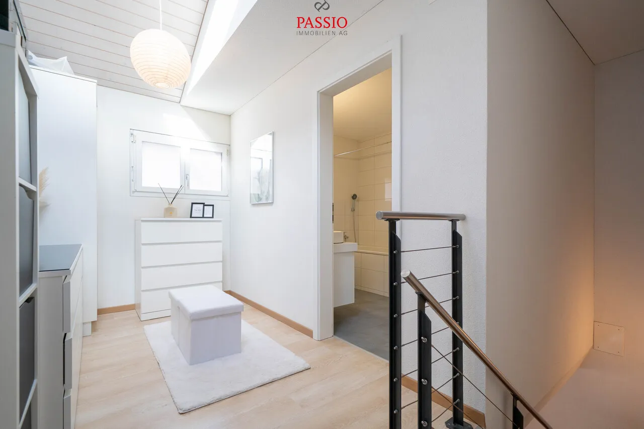 7.5-Zimmer Doppeleinfamilienhaus mit Seesicht und Potenzial