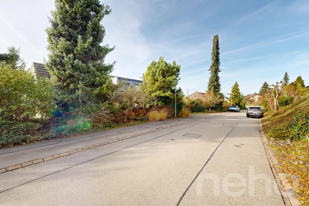 Villa mit Innenpool -  Wohntraum mit Weitsicht und Potenzial