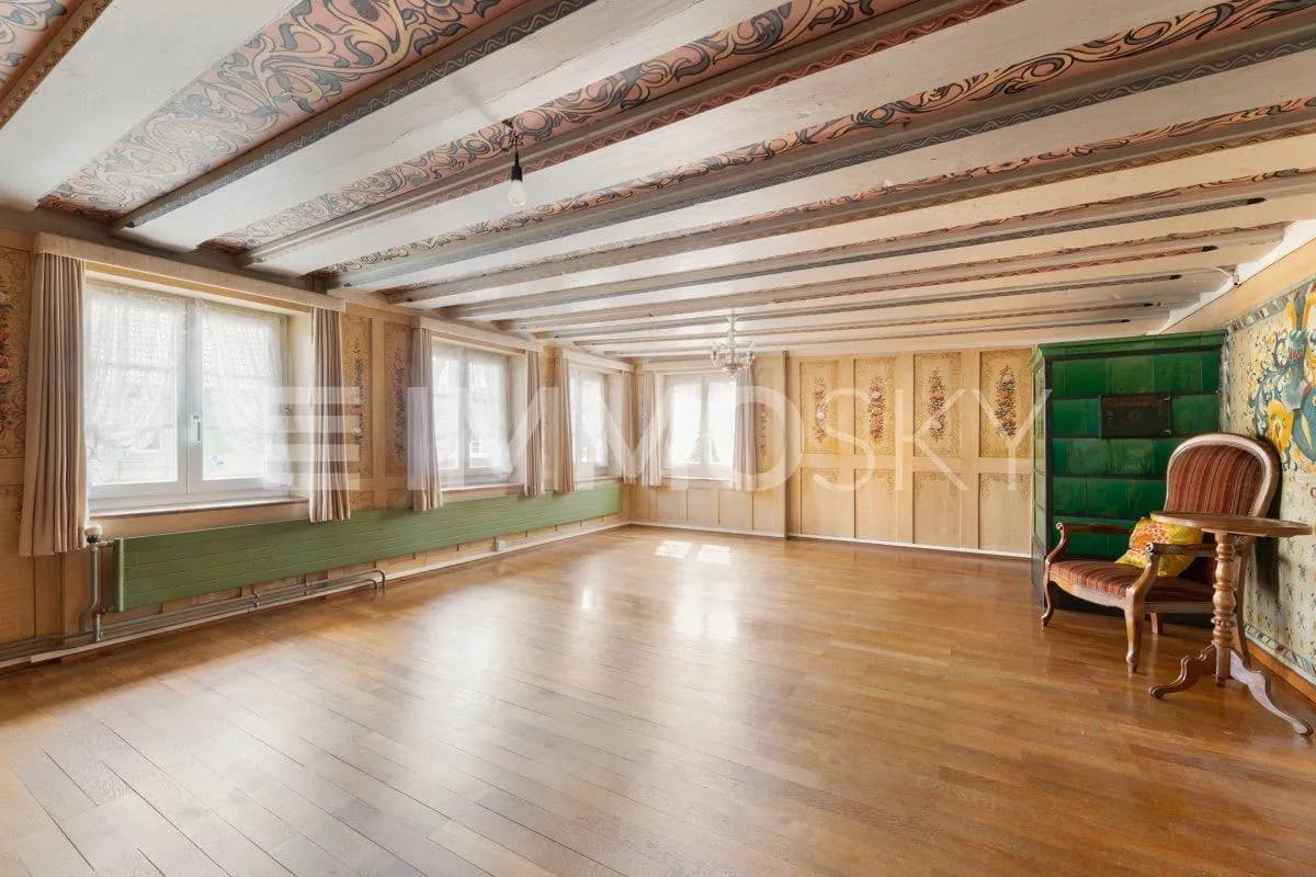 Historische Möglichkeit: Zwei Einheiten, Atelier und Ausbaupotenzial