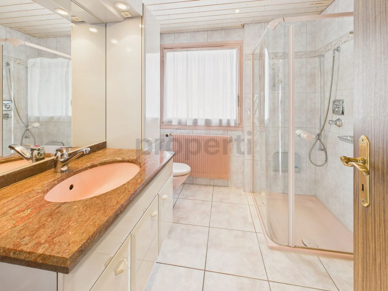 Grosszuegiges 6.5-Zimmer Einfamilienhaus mit Garten an einzigartiger Lage an der Aare in Interlaken