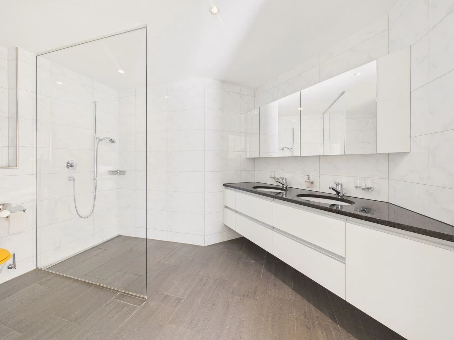 Einzigartige Wohnung in Wald ZH mit 5.5 Zimmern und atemberaubender Aussicht