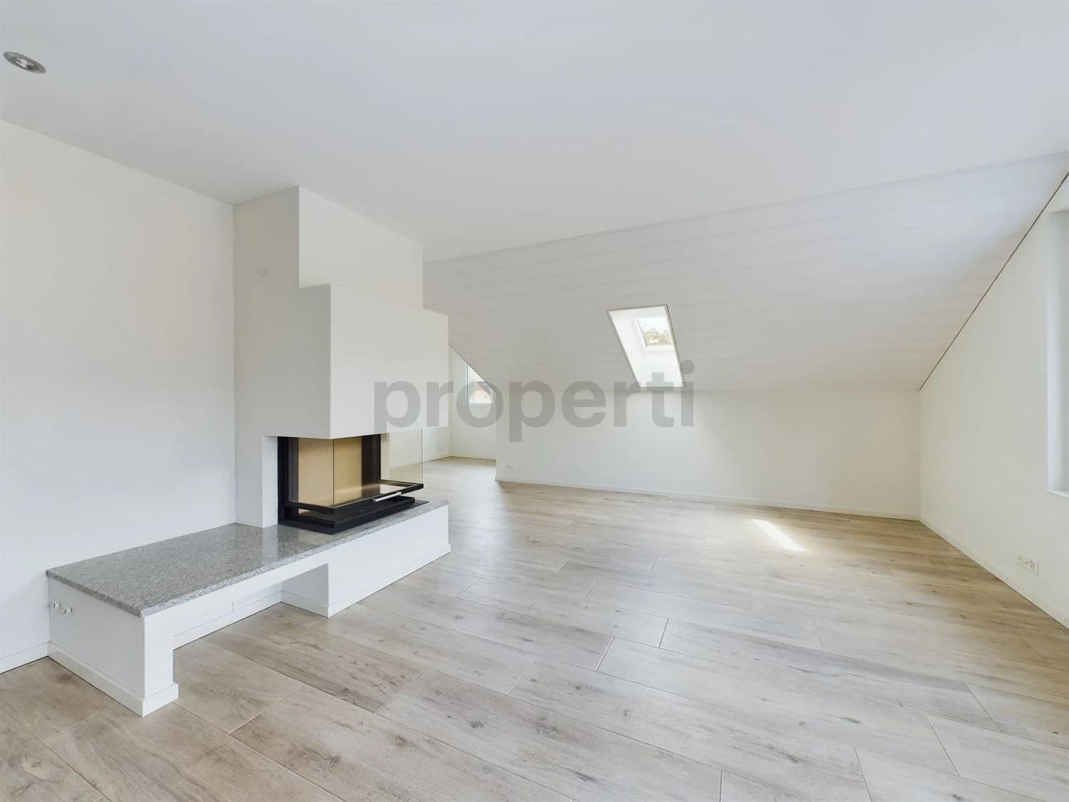 Grosszügige 3.5-Zimmer-Attikawohnung mit traumhafter See- & Bergsicht in Hausen am Albis