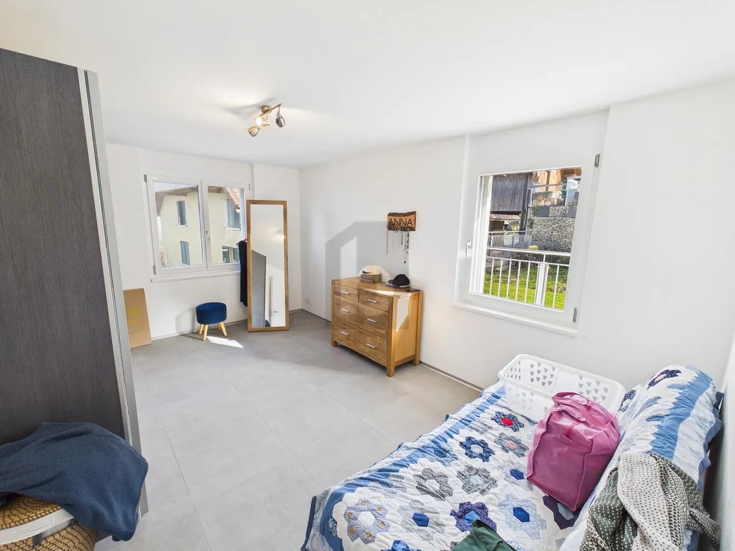 CHARMANT UND GROSSZÜGIG MIT GALERIE