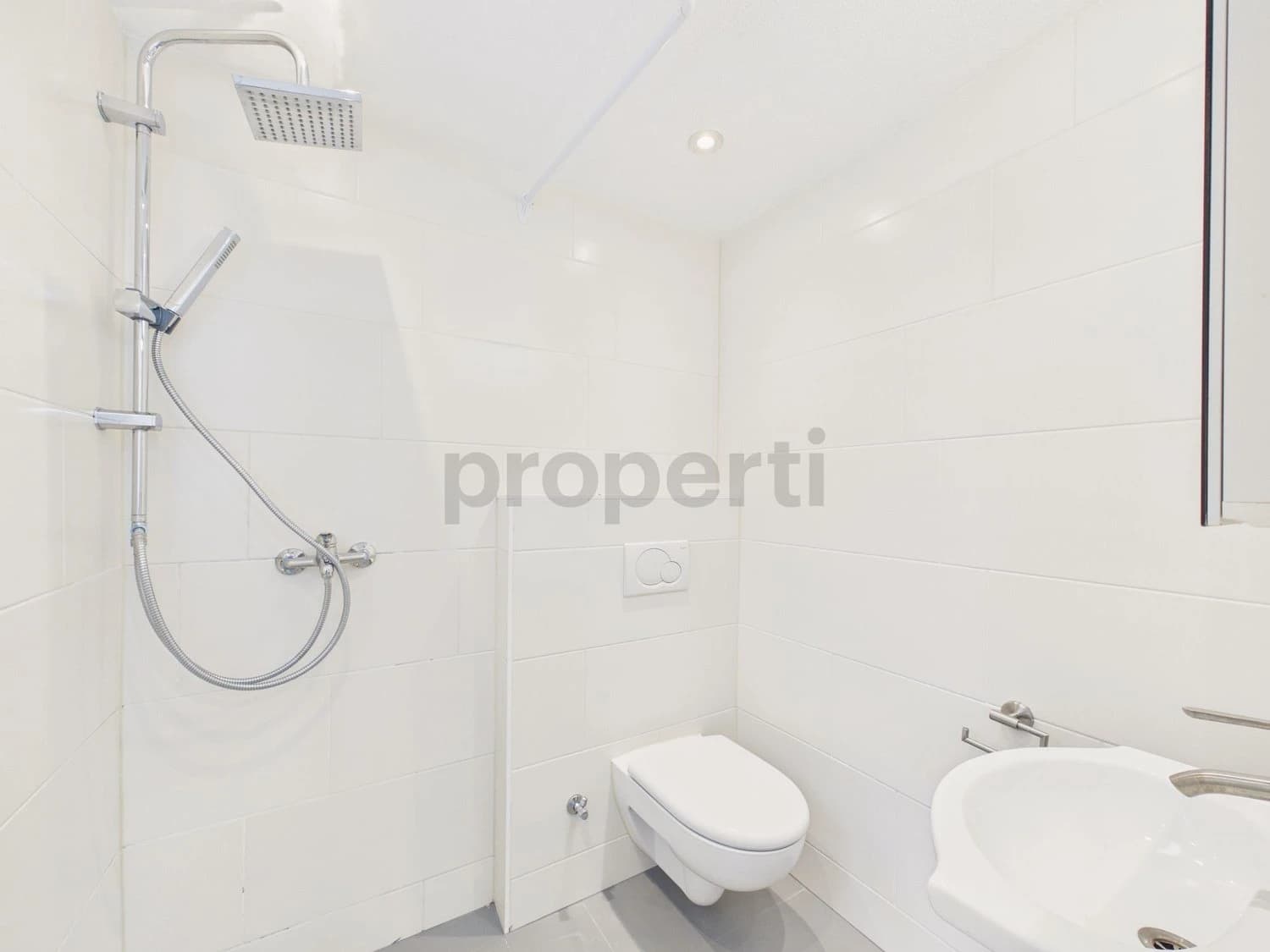 Neu renoviertes 5-Zimmer-Einfamilienhaus mit praktischem Keller, Elsau