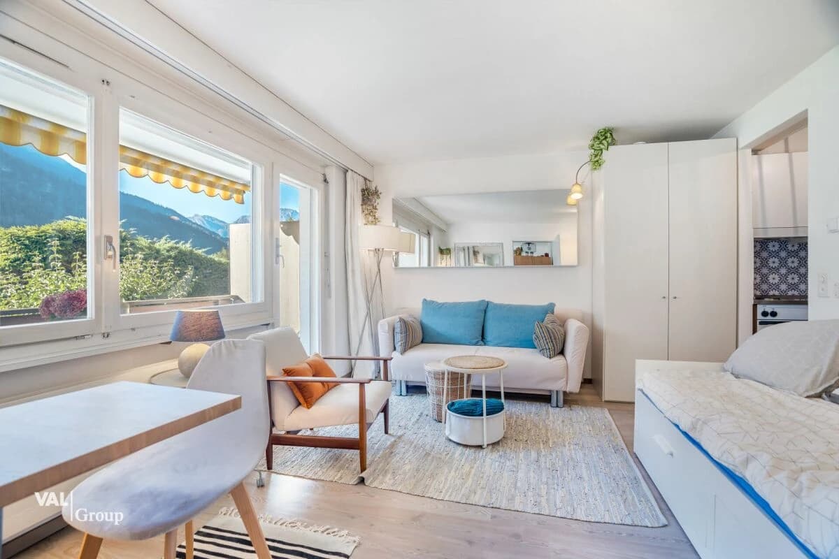 Möbliertes Studio mit Balkon und unverbaubarer Aussicht