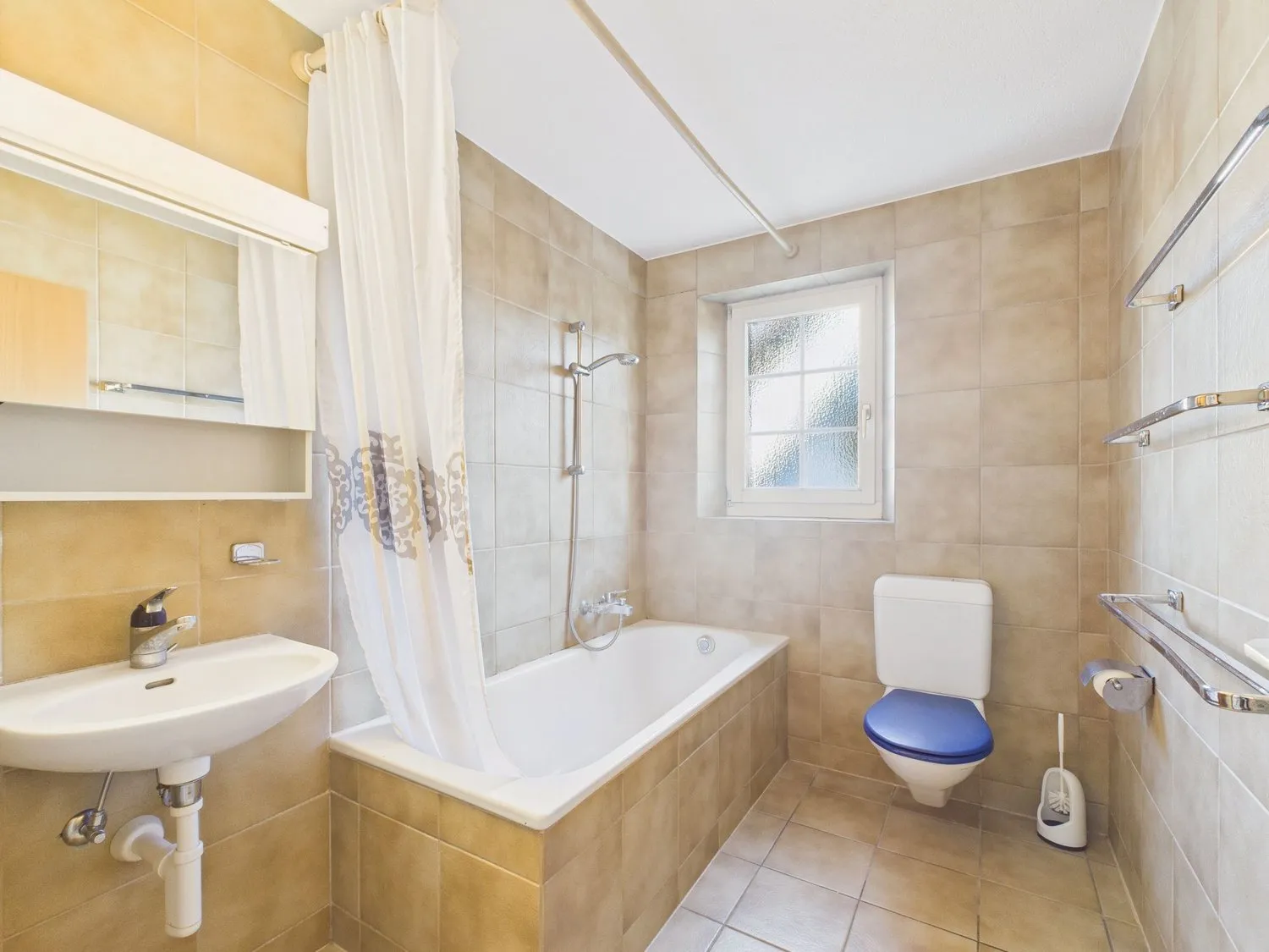 Günstige 3-Zimmer-Wohnung in ruhiger Lage am Bach in Brislach