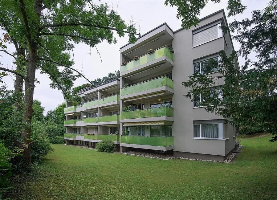 Helle, moderne Wohnung im Grünen