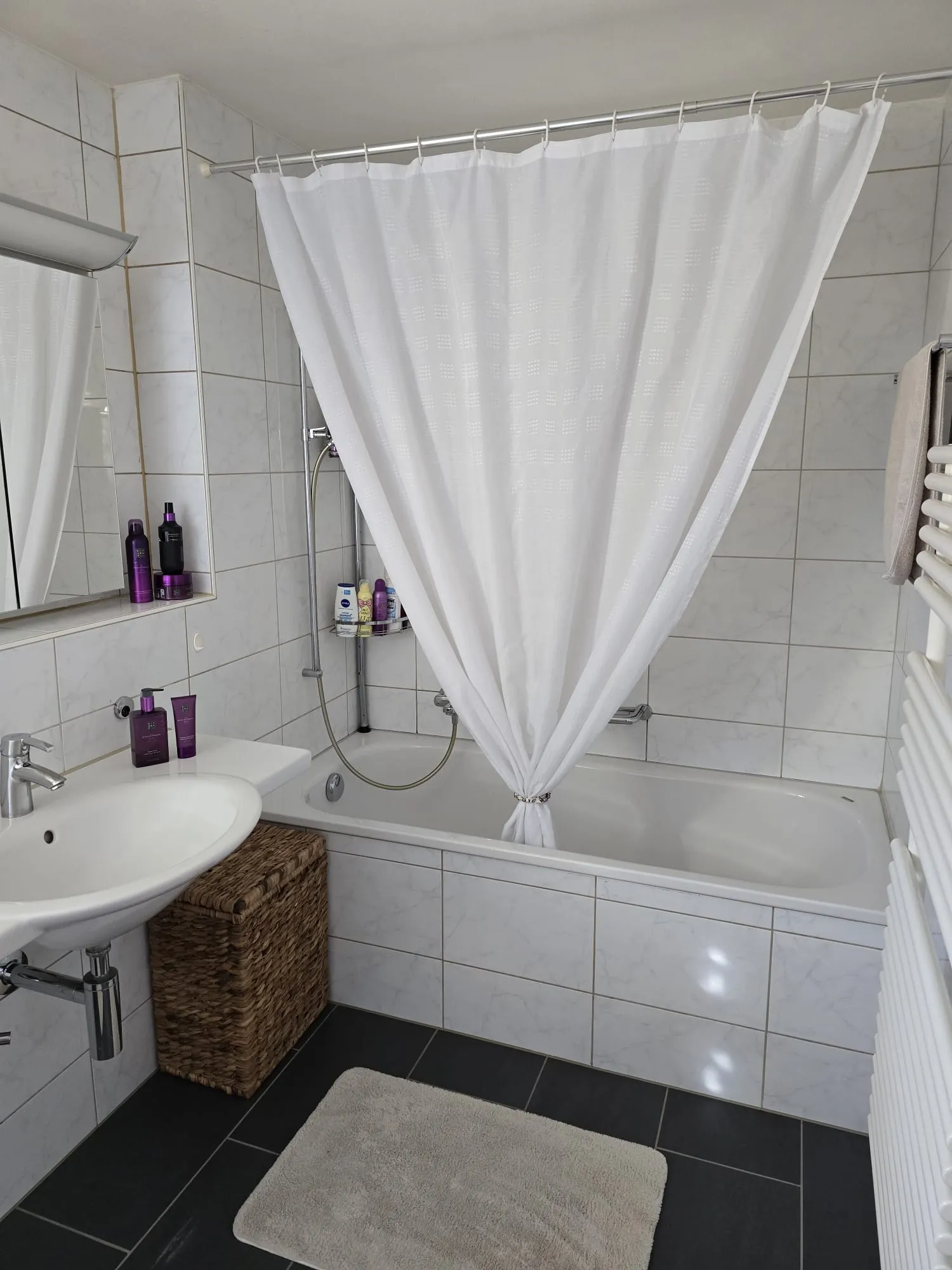 Ihr stilvoller Rückzugsort an ruhiger Lage - Mieten ohne Kaution!