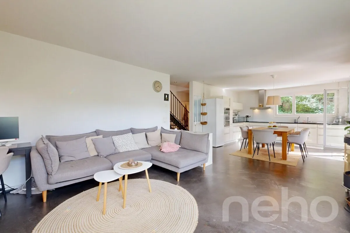 Freistehendes Einfamilienhaus mit Garten und Fernsicht in Biberstein