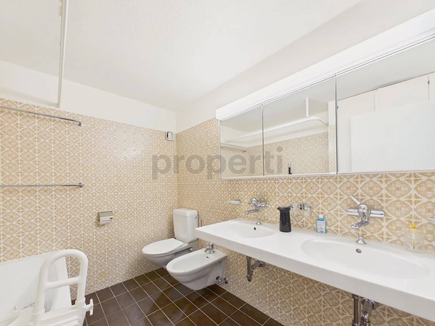 5.5-Zimmer Terrassenwohnung in Wettswil am Albis