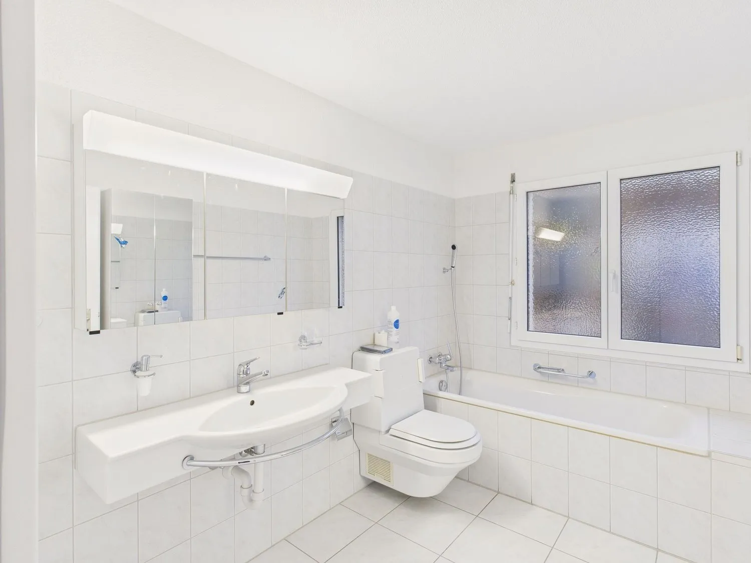 Moderne 4.5-Zimmer Wohnung mit grossem Balkon, ideal für Familien , Kirchdorf AG