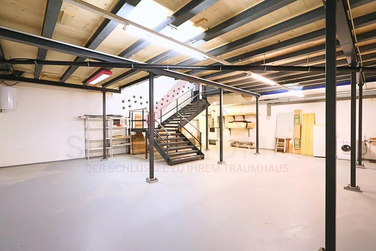 Atriumgebäude mit 220 m² Wohn- und 270 m² Gewerbefläche in Thörishaus (Neuenegg BE) - vielseitig nutzbar