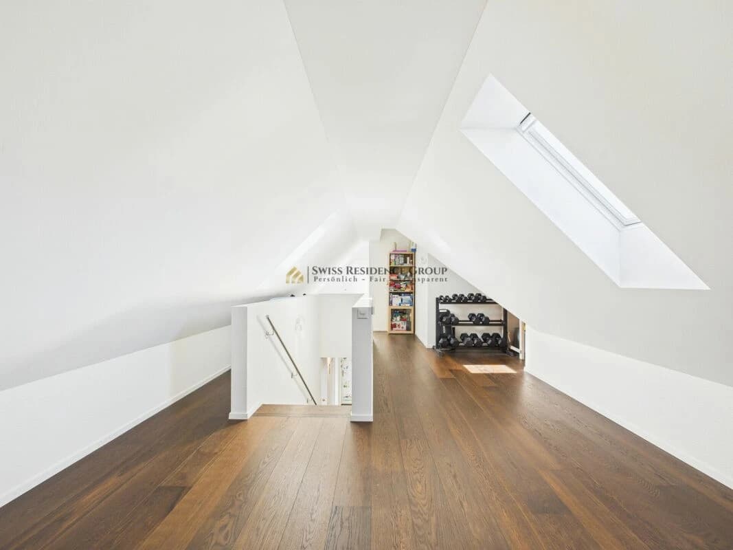 Exklusives Wohngefühl: Dach-Maisonette mit Klimaanlage im steuergünstigen Neerach