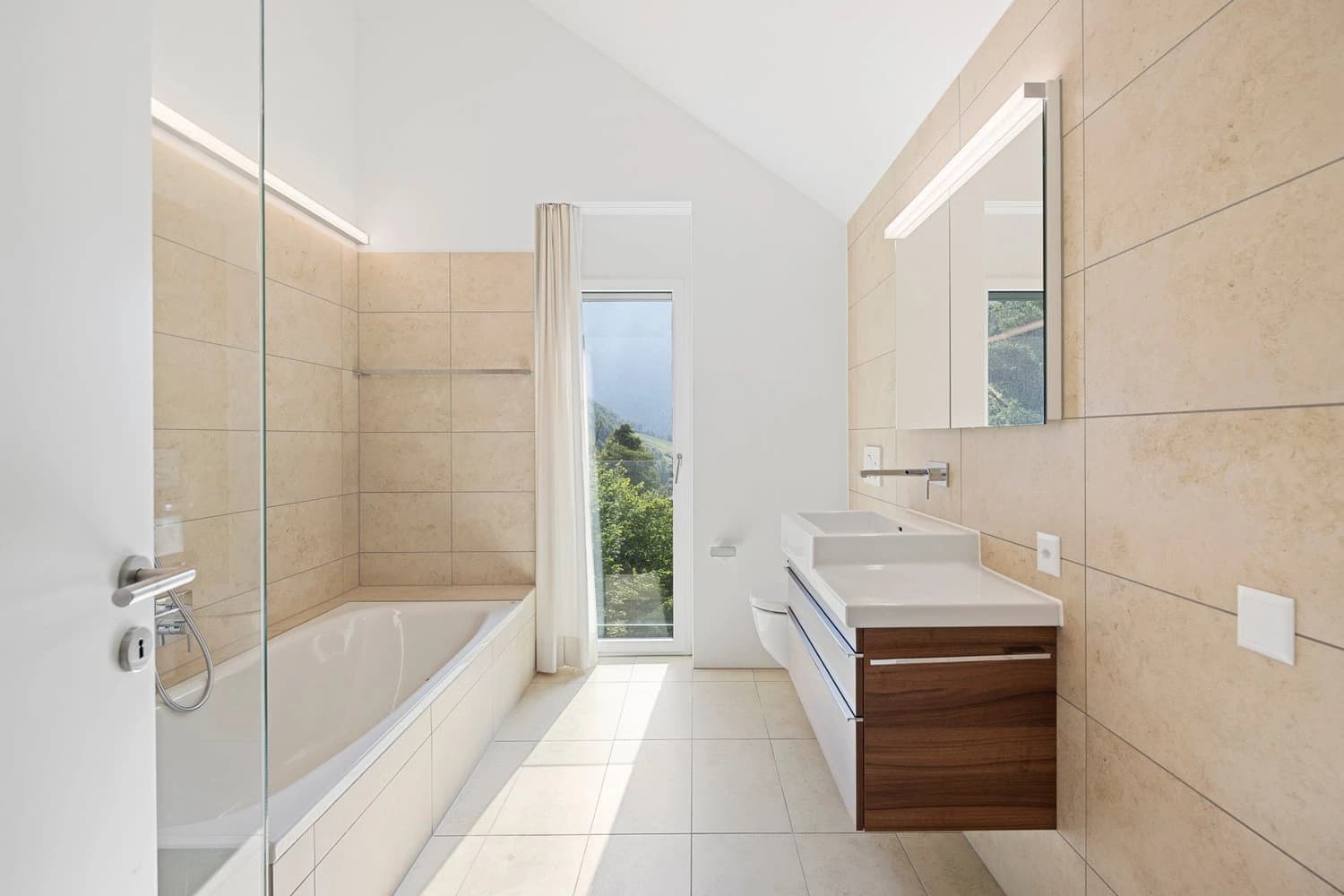 Hoch oben leben mit Aussicht  einzigartig und nachhaltig