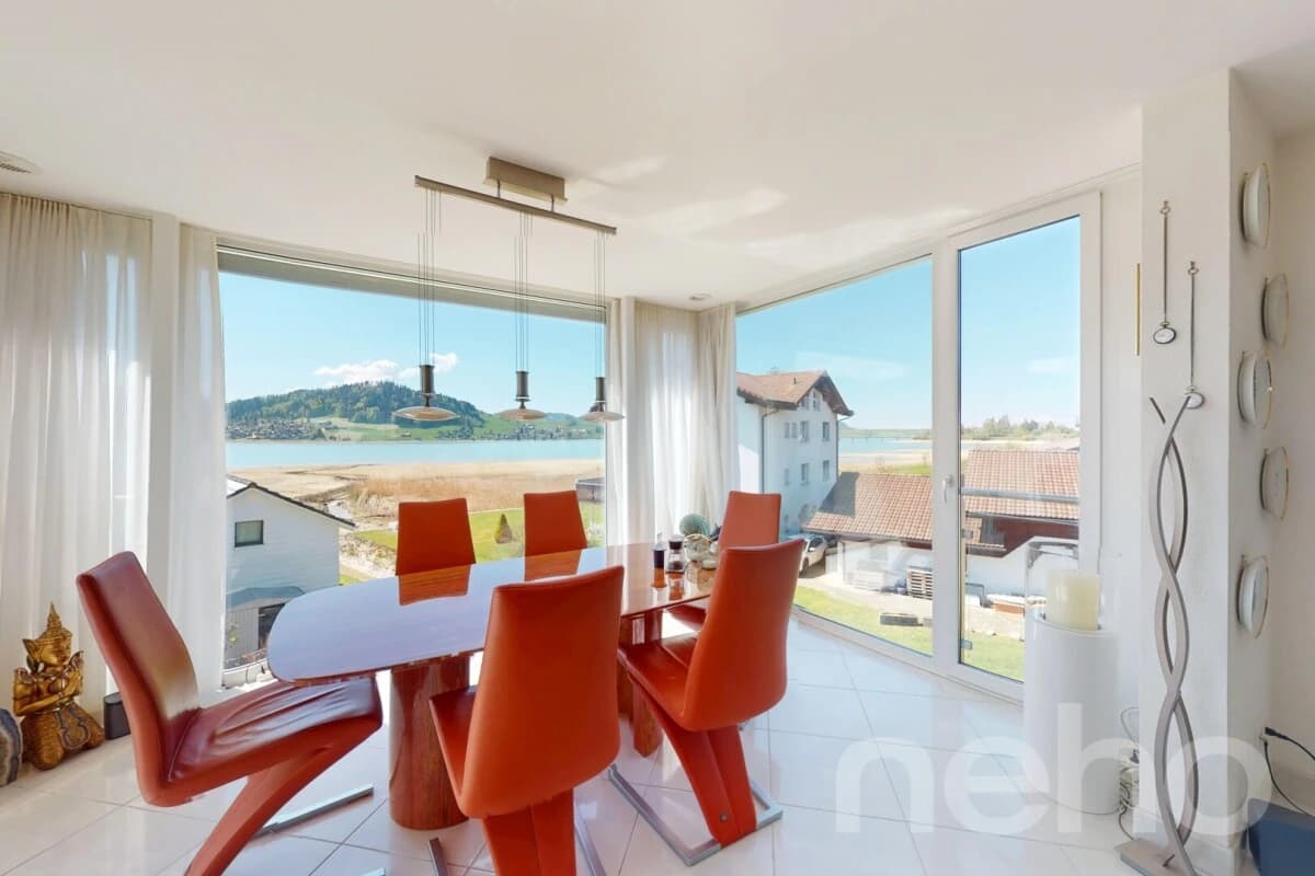 Wohnen mit Weitblick: Exklusive Wohnung direkt am Sihlsee