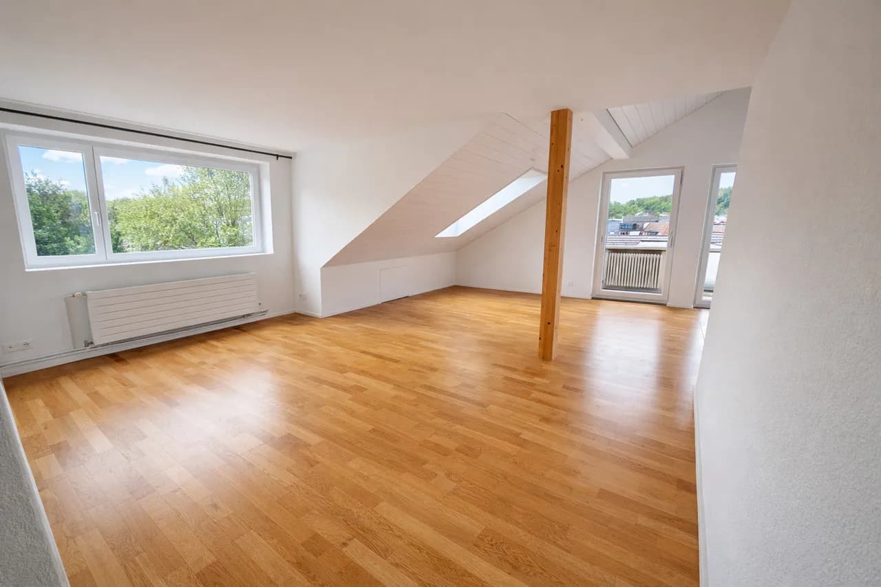 4.5 Zimmer Wohnung DG - städtische Wohnlage