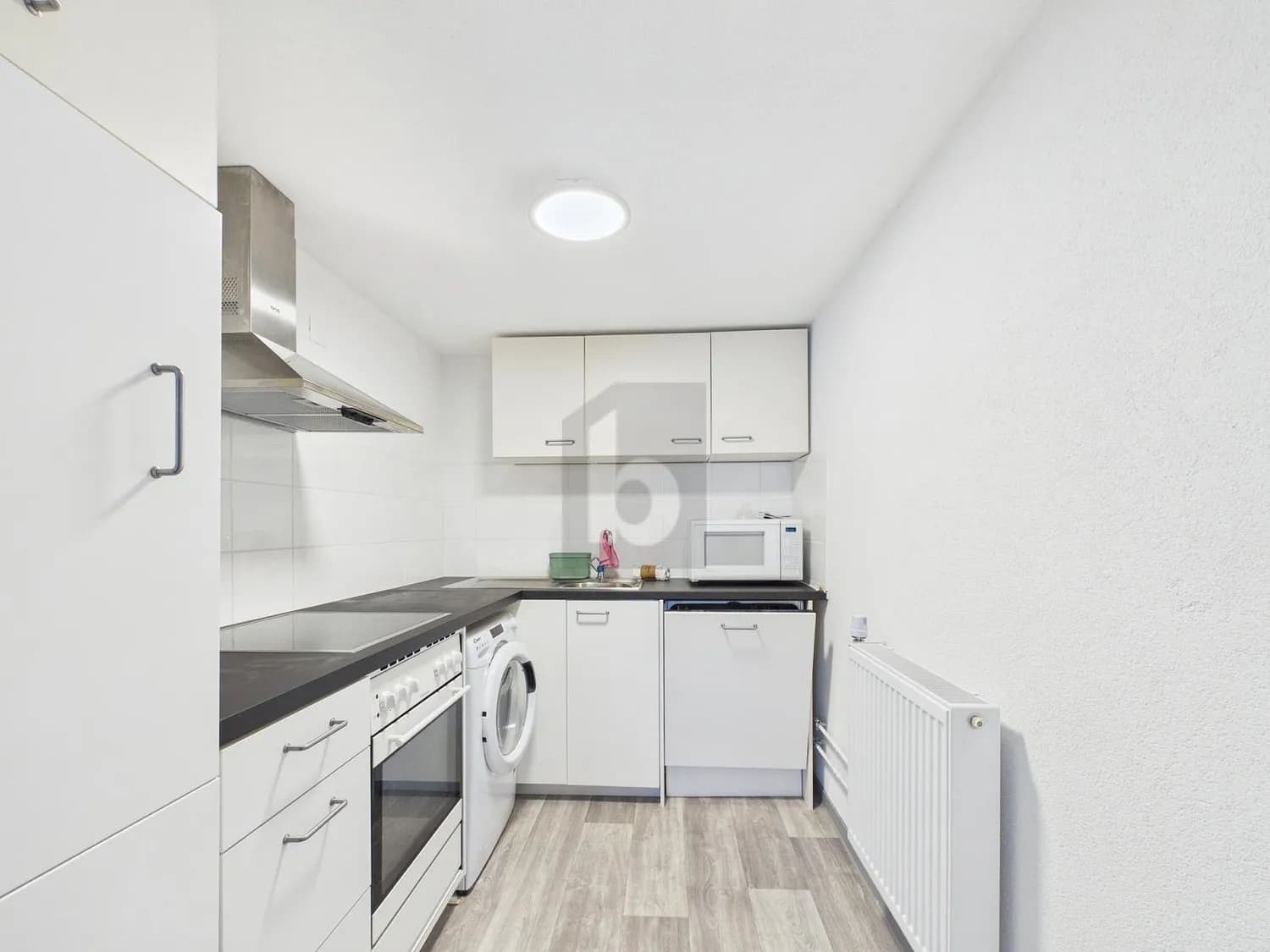 RENOVIERT UND MÖBLIERT MIT FLEXIBLER MIETDAUER