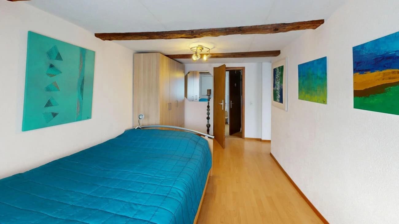 Charmanter Hausteil mit separatem Atelier und grossem Garten