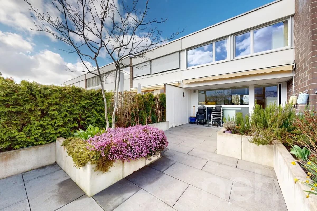 Attraktives 5.5-Zimmer Reihenhaus mit pflegeleichtem Garten