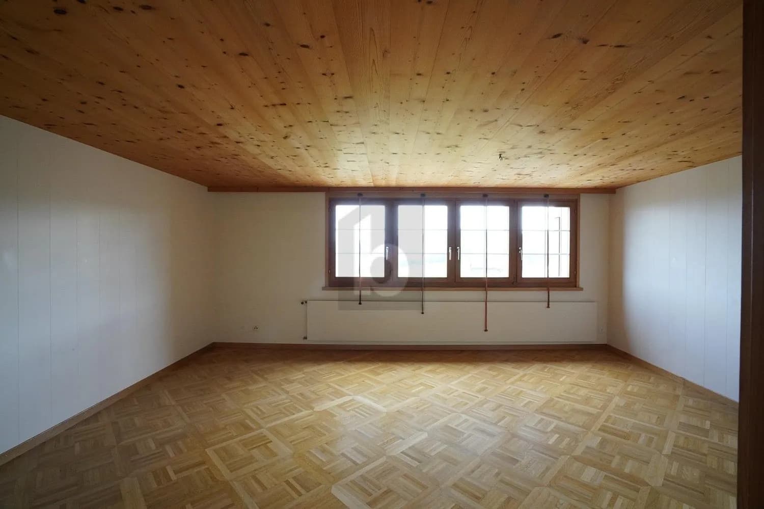 GROSSZÜGIG, CHARMANT IM GRÜNEN