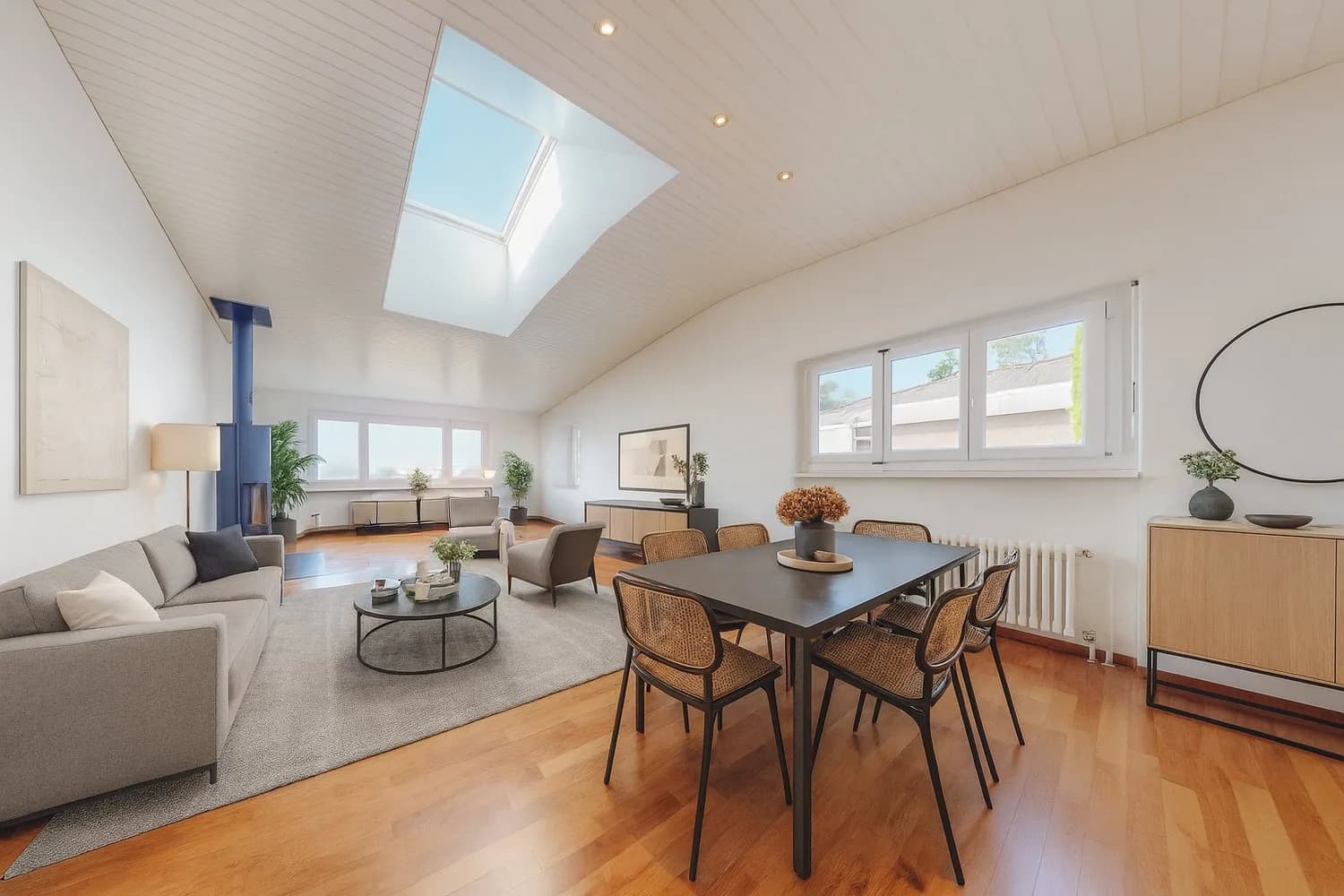 GROSSZÜGIG LEBEN MIT BLICK AUFS SEELAND