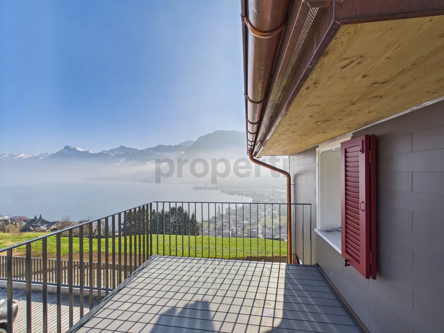 Neu renovierte 7-Zimmer-Maisonette mit grosszügigem Grundriss, Ennetbürgen