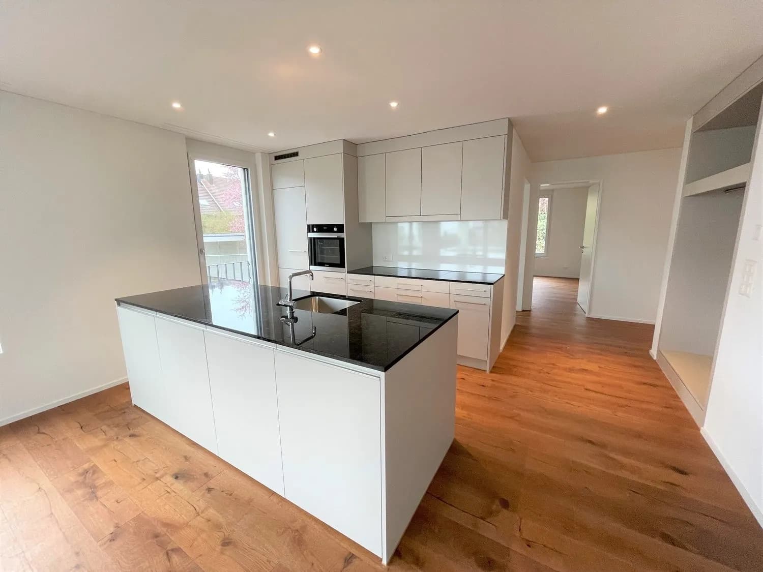 Grosszügige und moderne 4.5 Zimmer Wohnung im 1. OG