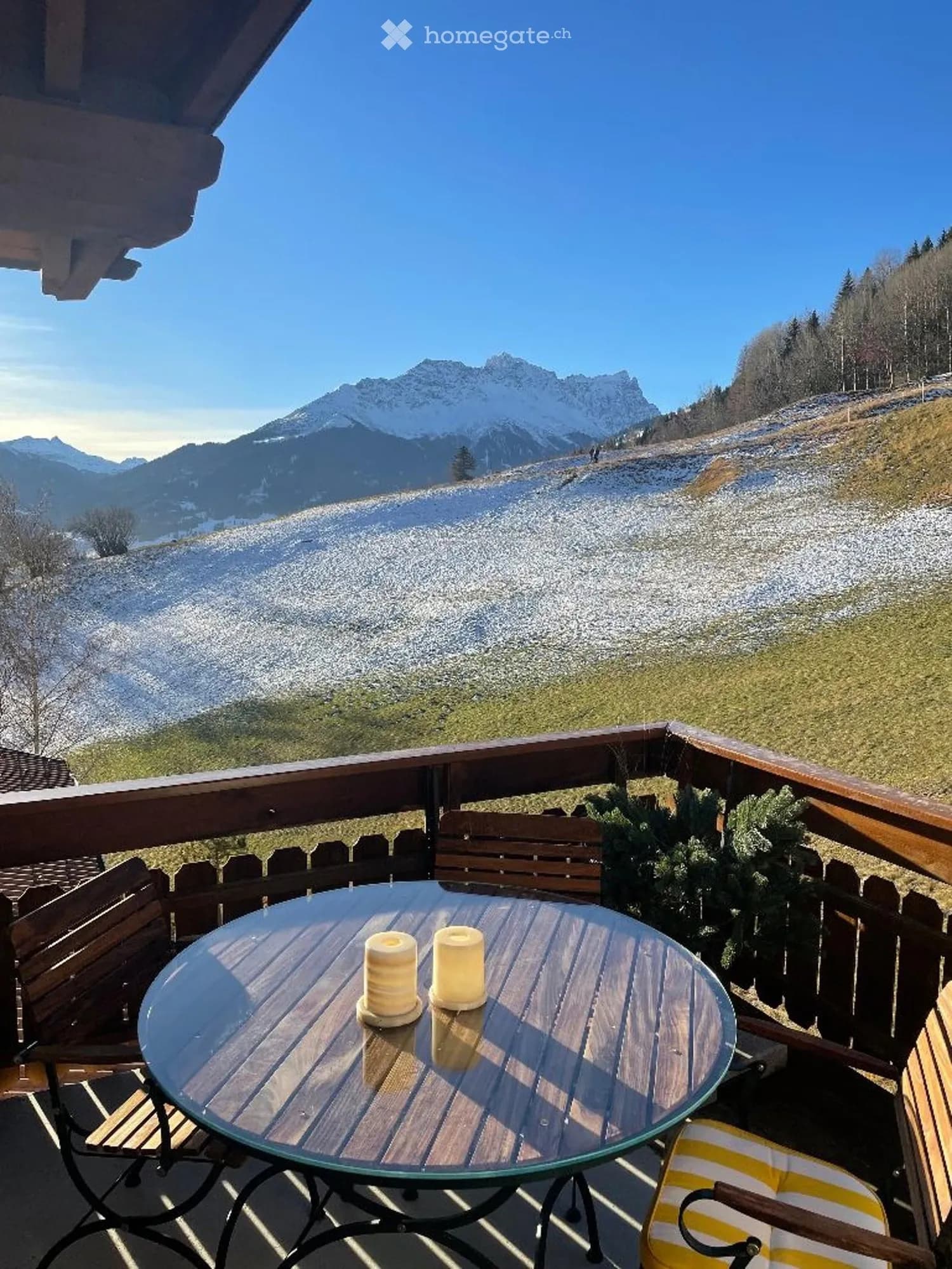 Helle 2.5-Zimmer-Wohnung mit Balkon, Salouf