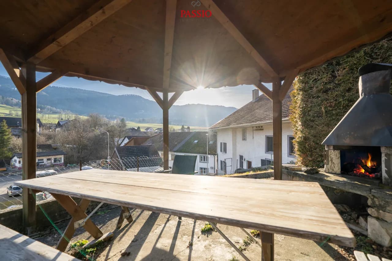 Grosses 8-Zimmer-Bauernhaus mit Gartenidylle und viel Potenzial