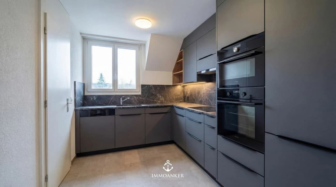 Lichtdurchflutete 4.5-Zimmer-Wohnung mit hoher Raumhöhe und Cheminée in Bottmingen