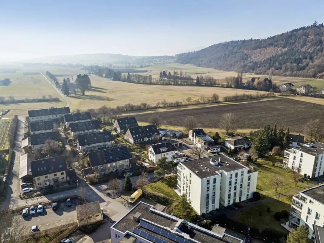 Attraktive 4.5-Zimmer-Etagenwohnung mit Balkon und Weitsicht ins Grüne