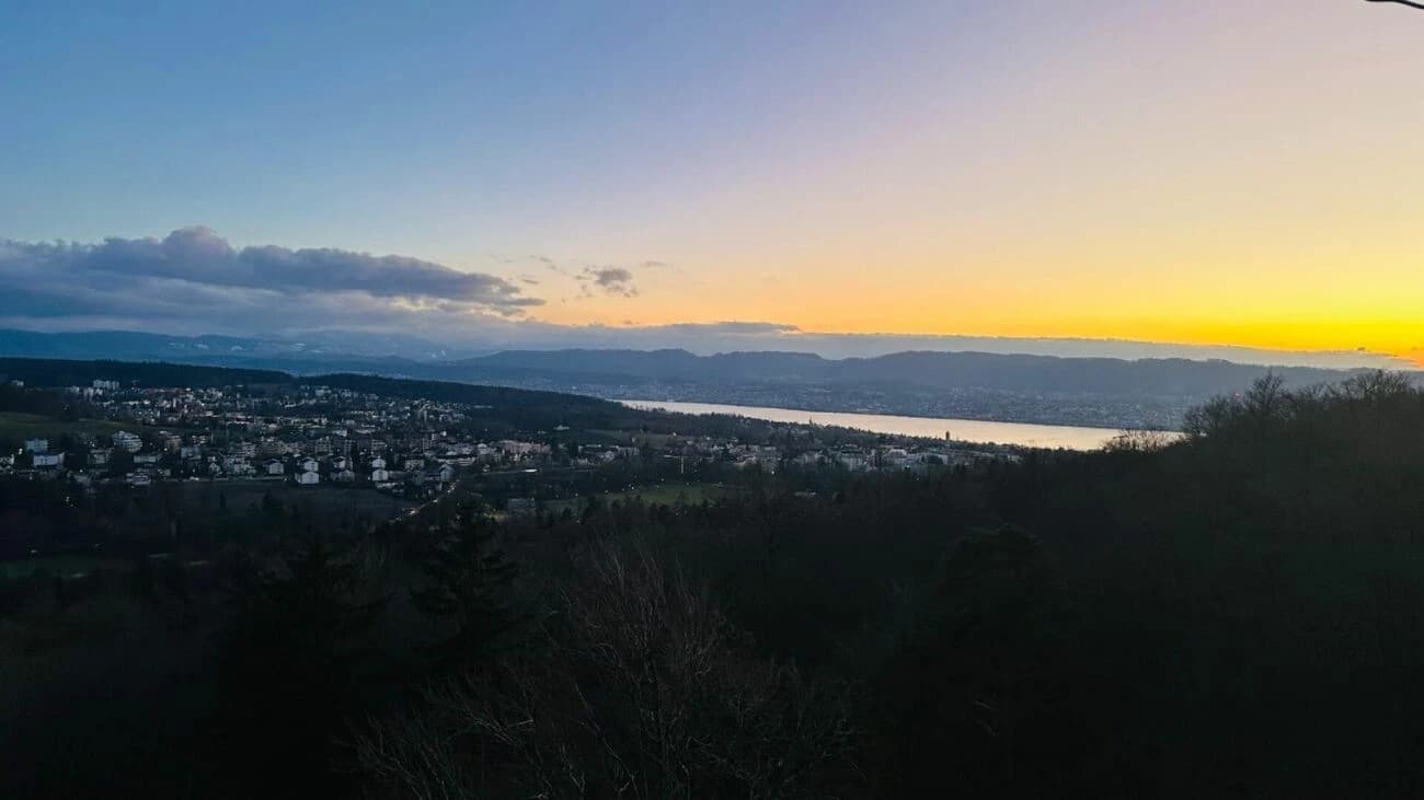 Exklusive 5.5-Zimmer-Wohnung im 33 Obergeschoss des West Towers Three Point