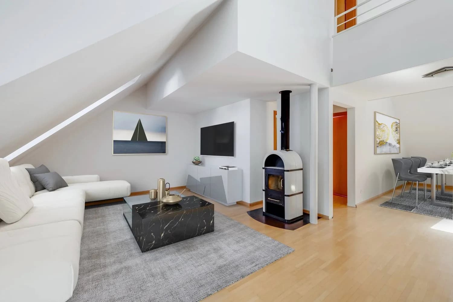 HELLE DACHMAISONETTE MIT VIEL PLATZ UND RUHE