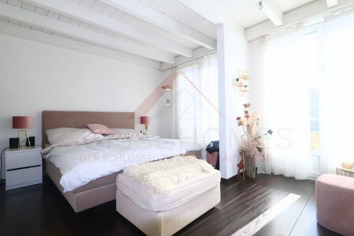 Gepflegtes 4.5-Zimmer-Reiheneinfamilienhaus mit Garten und Bergsicht