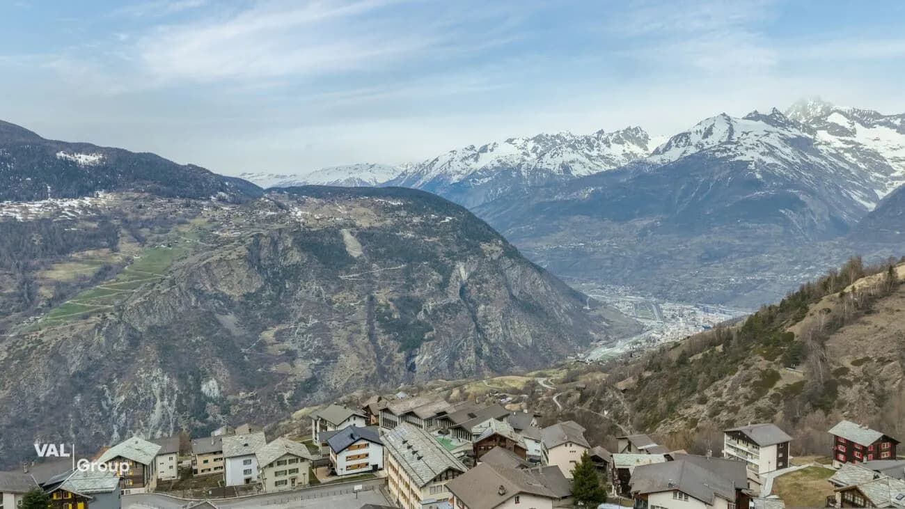 Renovierte Wohnung im Dorfkern mit attraktivem Zusatzraum im Dachgeschoss