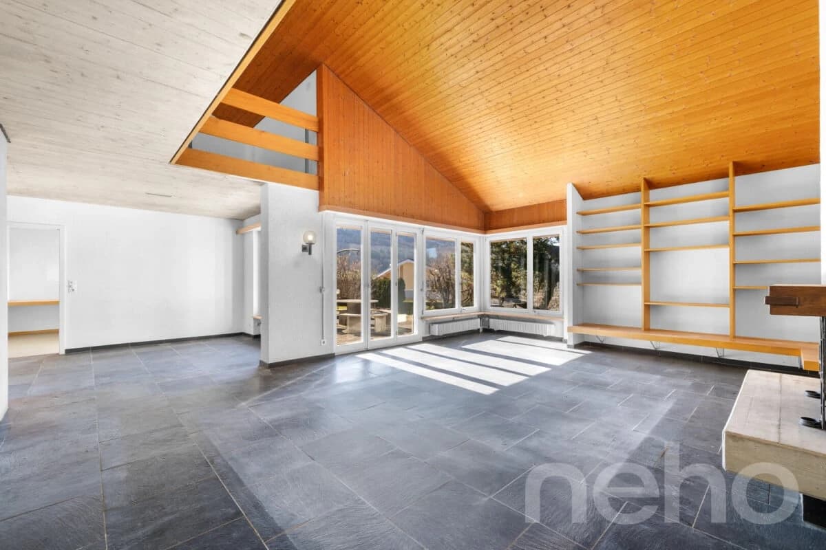 Panorama-Einfamilienhaus mit Blick auf das Kloster Mariastein