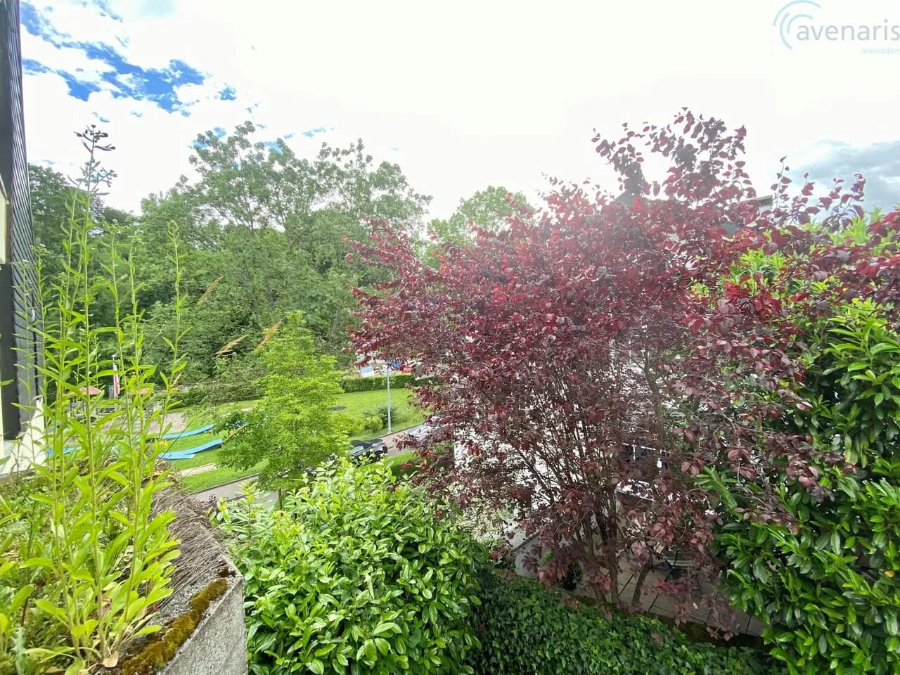 Modernes und geräumiges Doppeleinfamilienhaus an ruhiger Lage