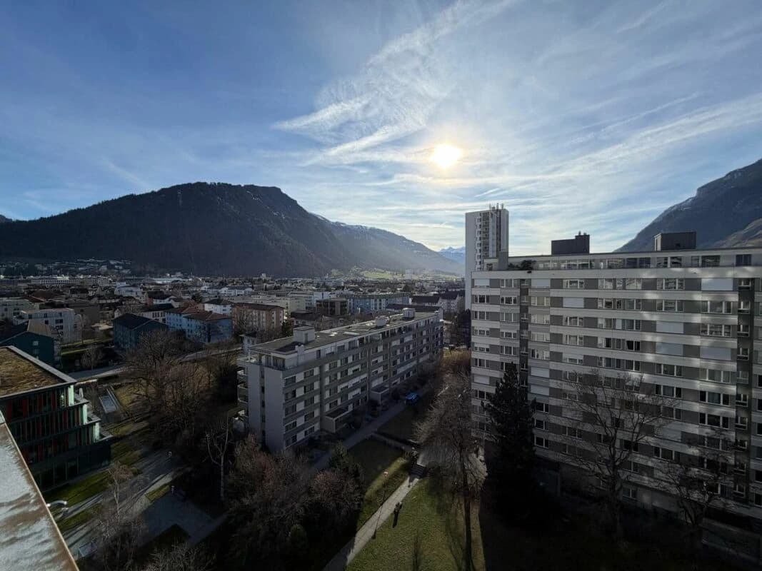 Schöne, helle 4-Zimmer-Wohnung mit Balkon & Bergsicht an zentraler Lage in Chur