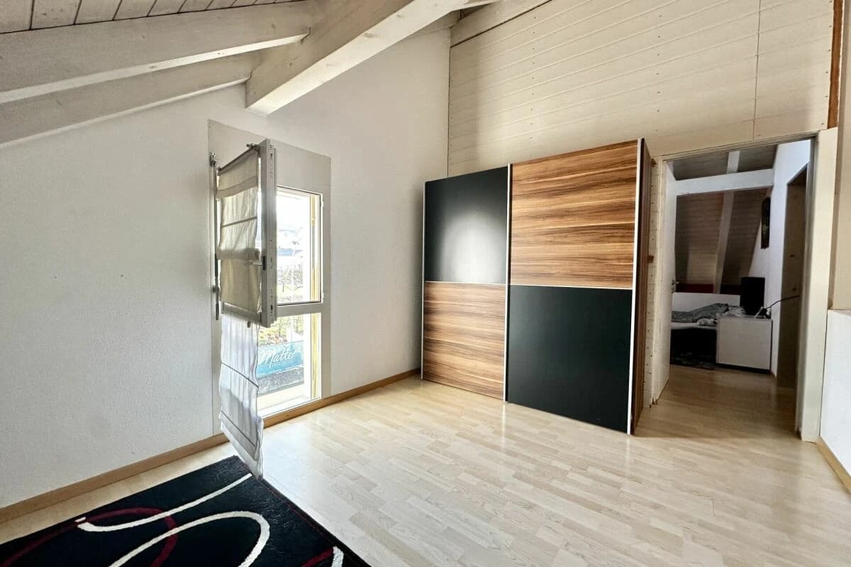 6.5-Zimmer Eck-Einfamilienhaus in Seenähe