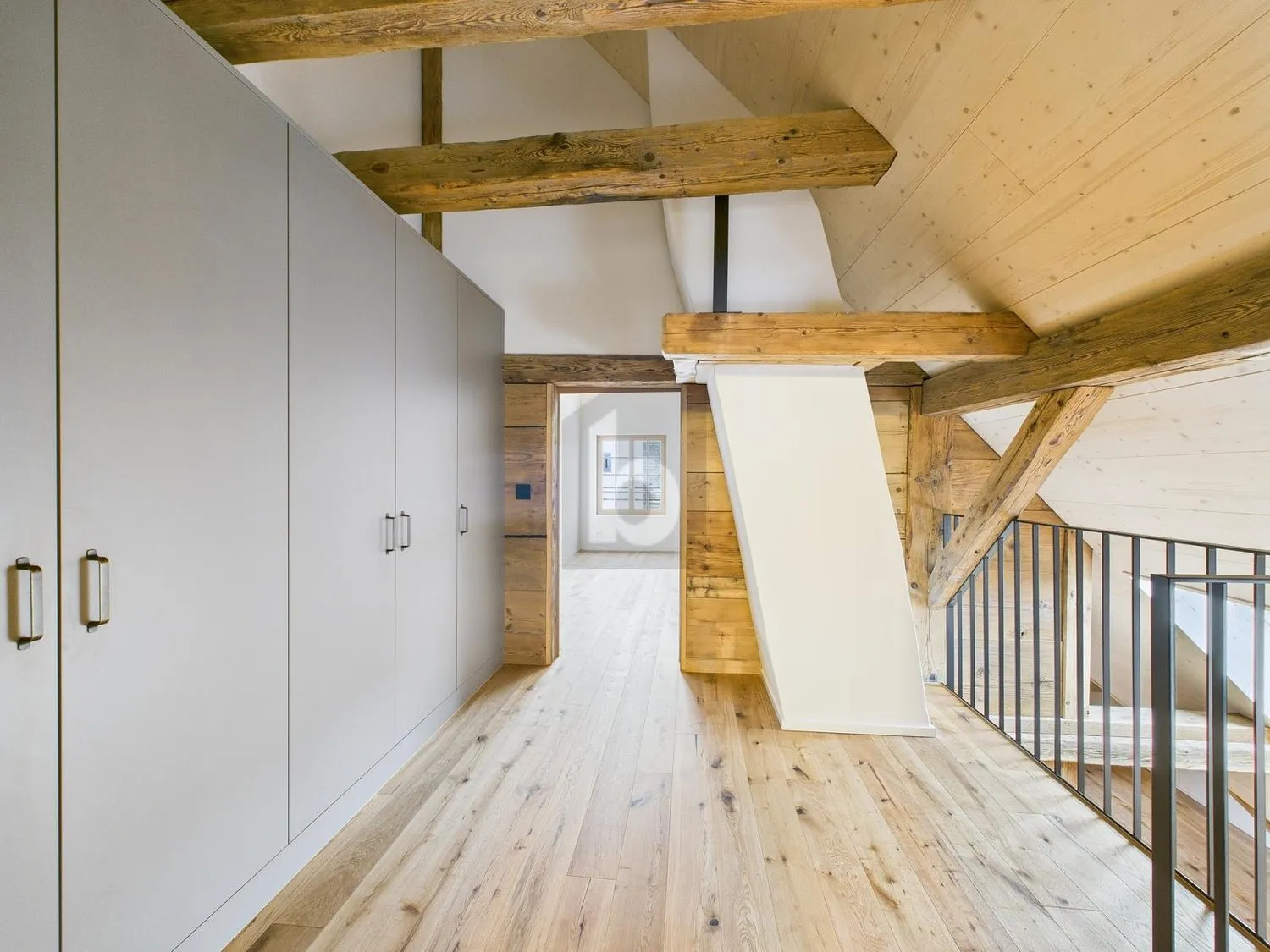 RUSTIKAL TRIFFT MODERNE