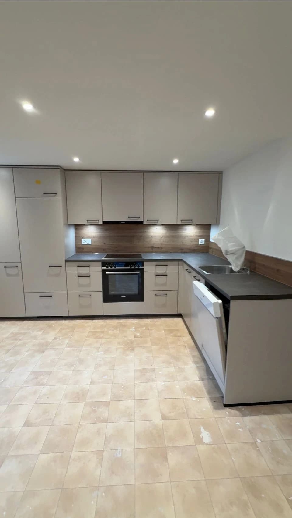 Neu renovierte 5-Zimmer-Wohnung mit Balkon, Reutigen